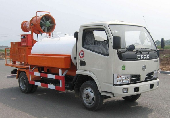 5噸東風(fēng)多利卡農(nóng)藥噴灑車價格