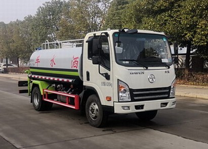 5噸灑水車多重_國六5方大運(yùn)黃牌綠化灑水車廠家價(jià)格