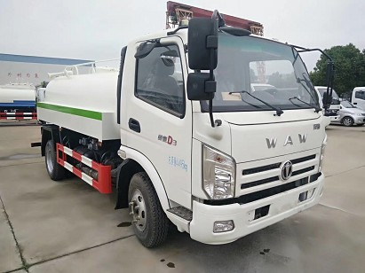 5方灑水車(chē)廠家_飛碟奧馳6方綠化灑水車(chē)廠家價(jià)格