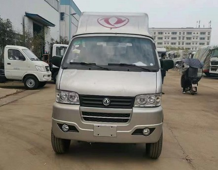 國(guó)六東風(fēng)小霸王3方藍(lán)牌灑水車(chē) 國(guó)六東風(fēng)小霸王3方藍(lán)牌灑水車(chē)